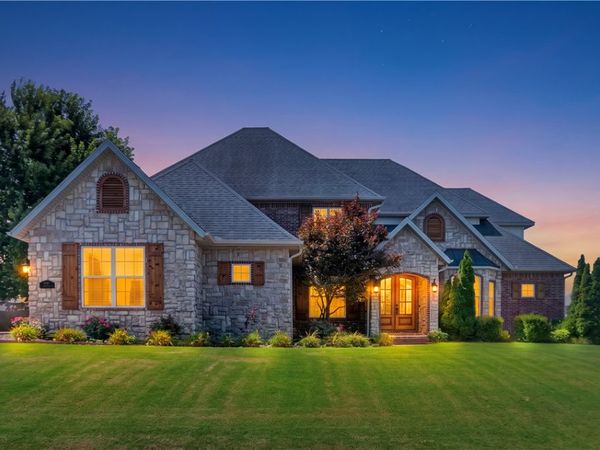 5487 E Saddleridge Drive , Fayetteville, AR 72703