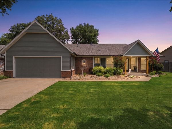 2412 Westwood Drive , Claremore, OK 74017
