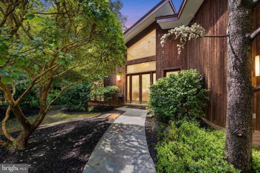 7533 Willow Lane, Falls Church, VA 22042 Main Photo