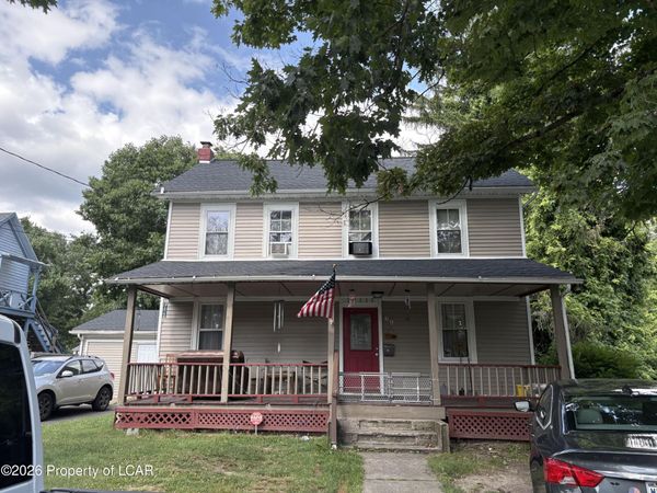 69 Woodlawn Avenue, Dallas, PA 18612