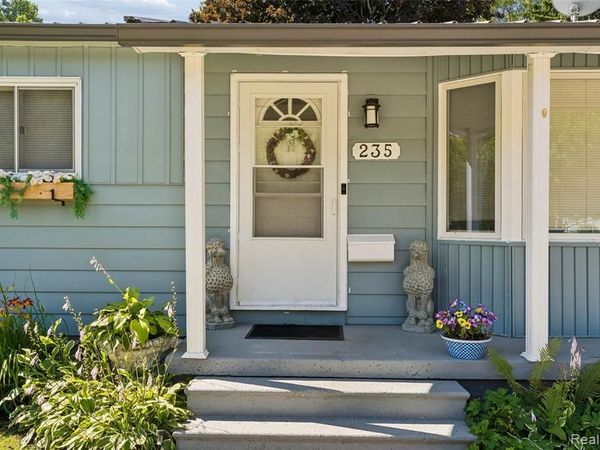 235 Airport Drive, Holly Vlg, MI 48442