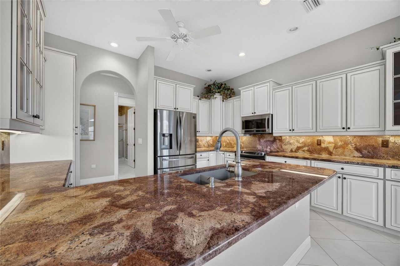 2590 Tarpon Cove Drive, Unit 821, Punta Gorda, FL 33950 Photo