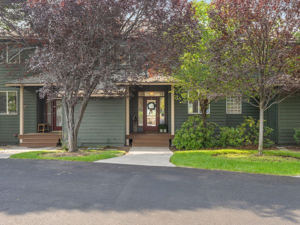 1141 Golden Pheasant Drive, Redmond, OR 97756