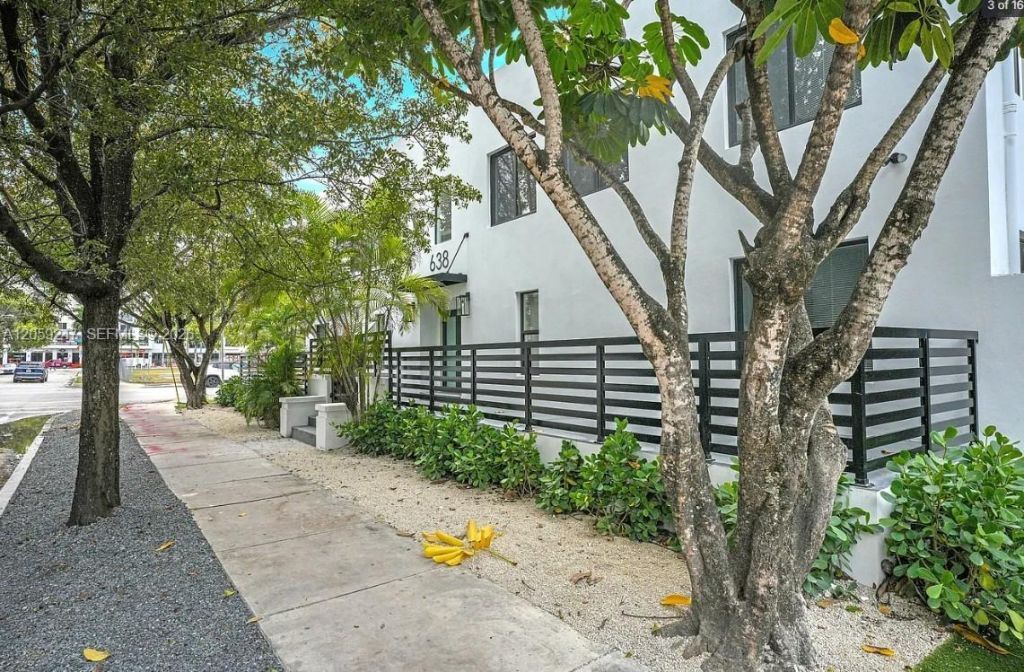 638 SW 21st Ave, Unit 4, Miami, FL 33135 Photo