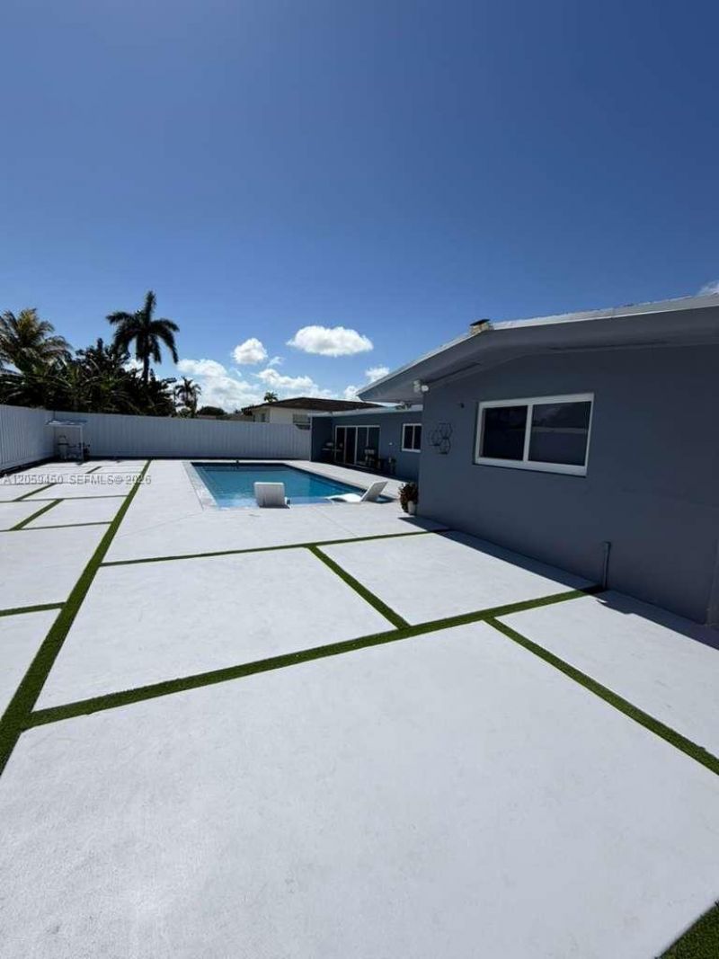 1030 NW 87th St , Miami, FL 33150 Photo