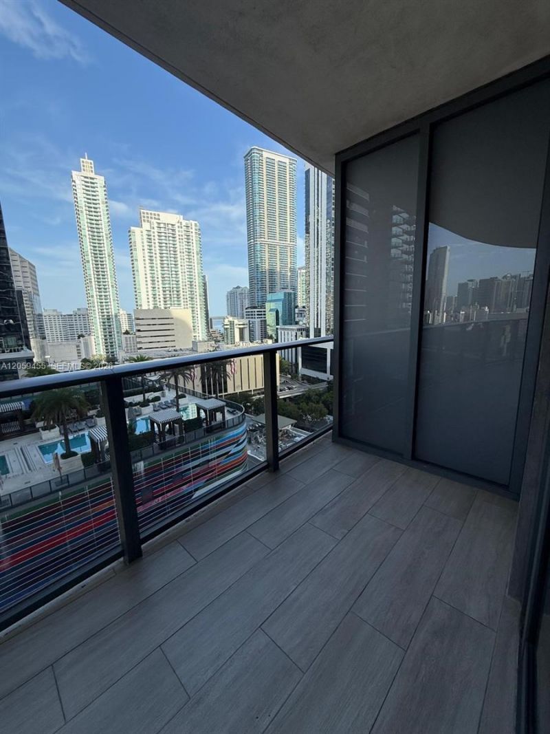 45 SW 9th St, Unit 1401, Miami, FL 33130 Photo