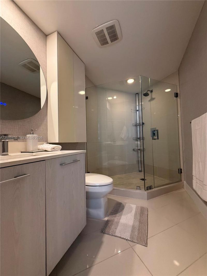 45 SW 9th St, Unit 1401, Miami, FL 33130 Photo