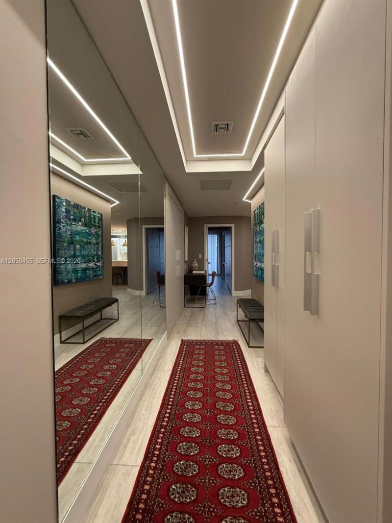 45 SW 9th St, Unit 1401, Miami, FL 33130 Photo