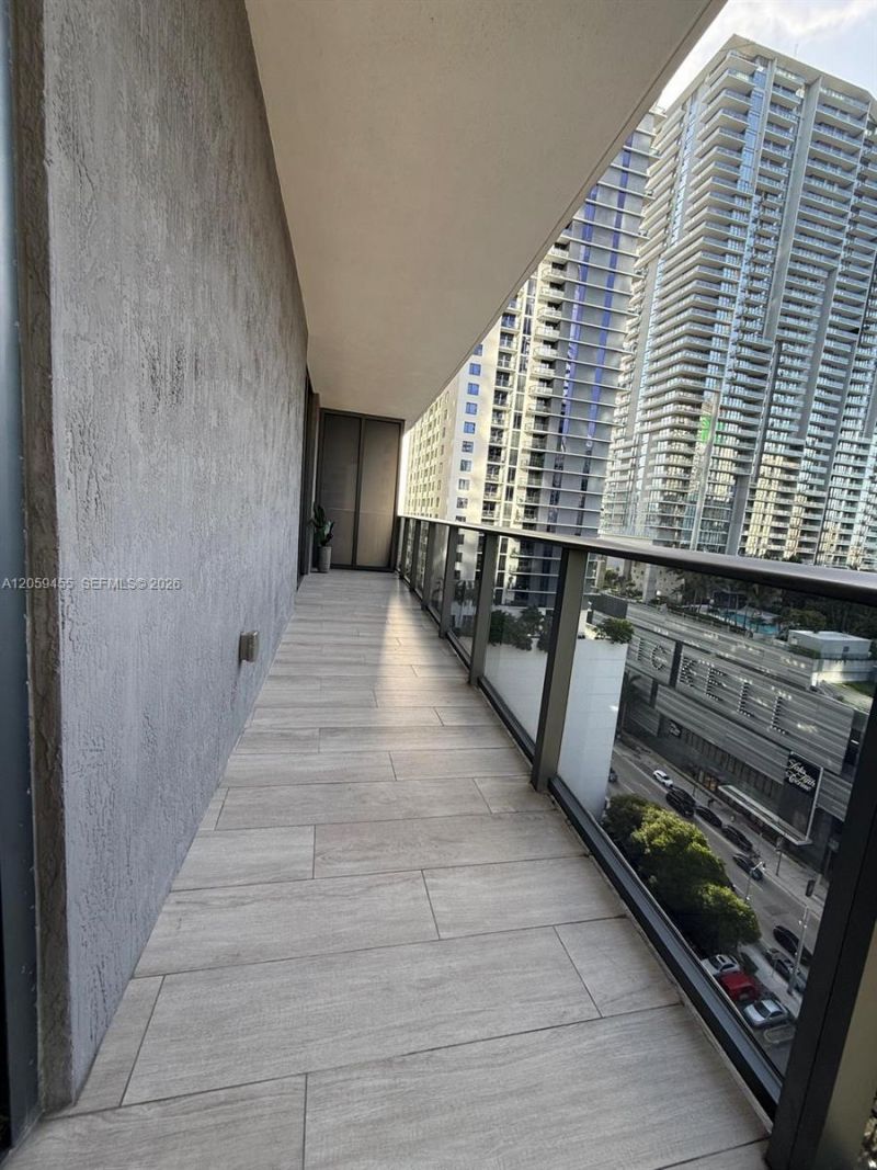 45 SW 9th St, Unit 1401, Miami, FL 33130 Photo