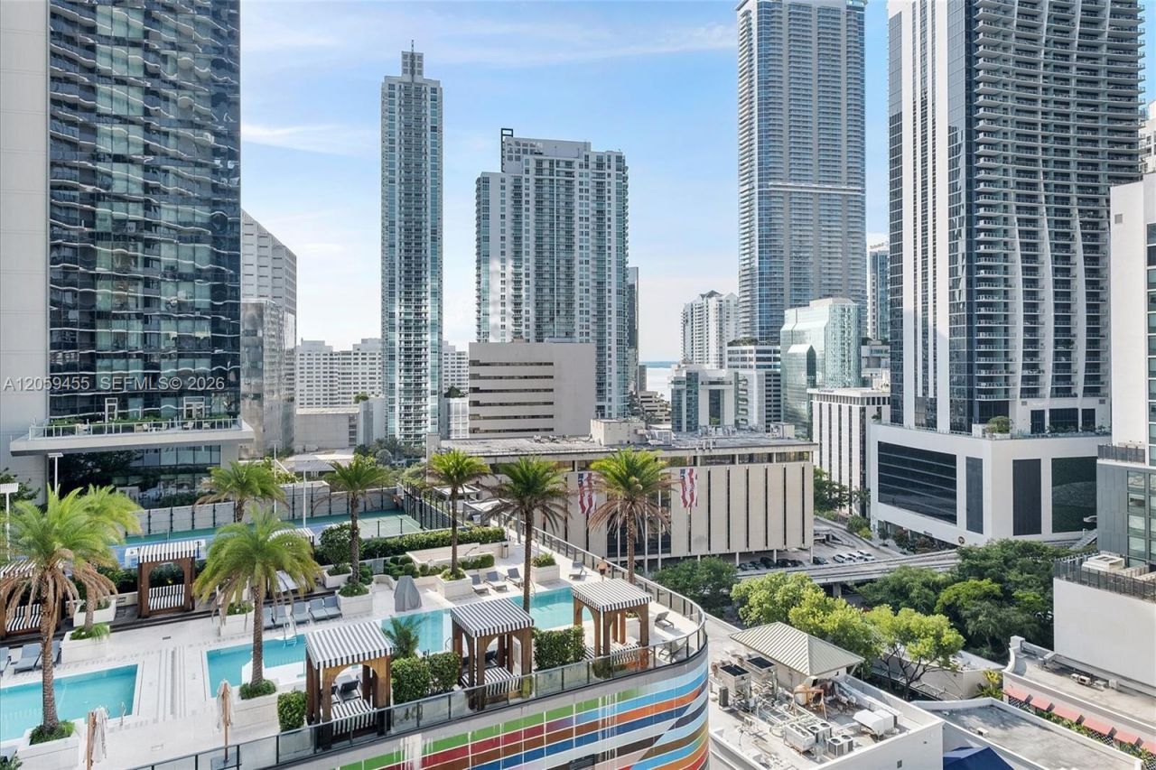 45 SW 9th St, Unit 1401, Miami, FL 33130 Photo