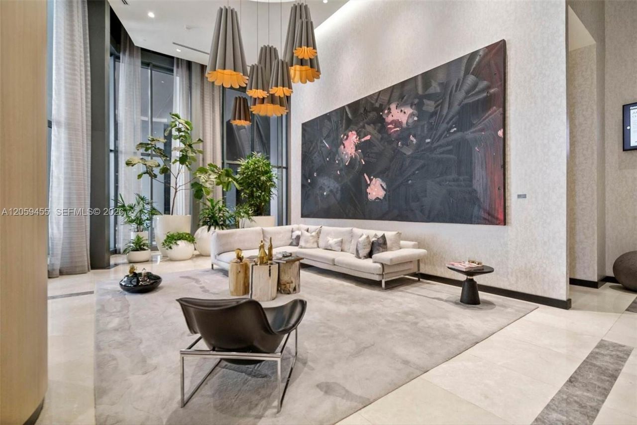 45 SW 9th St, Unit 1401, Miami, FL 33130 Photo