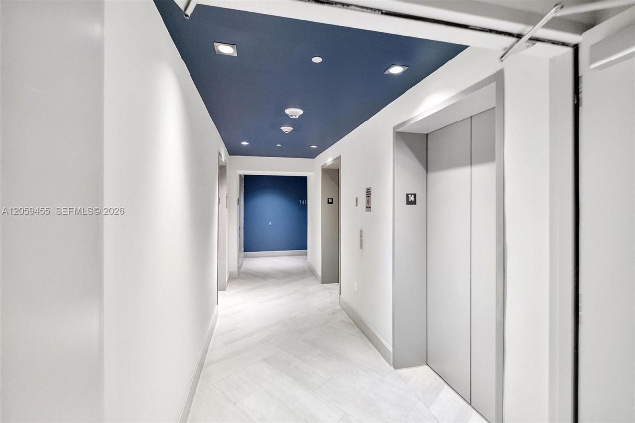 45 SW 9th St, Unit 1401, Miami, FL 33130 Photo