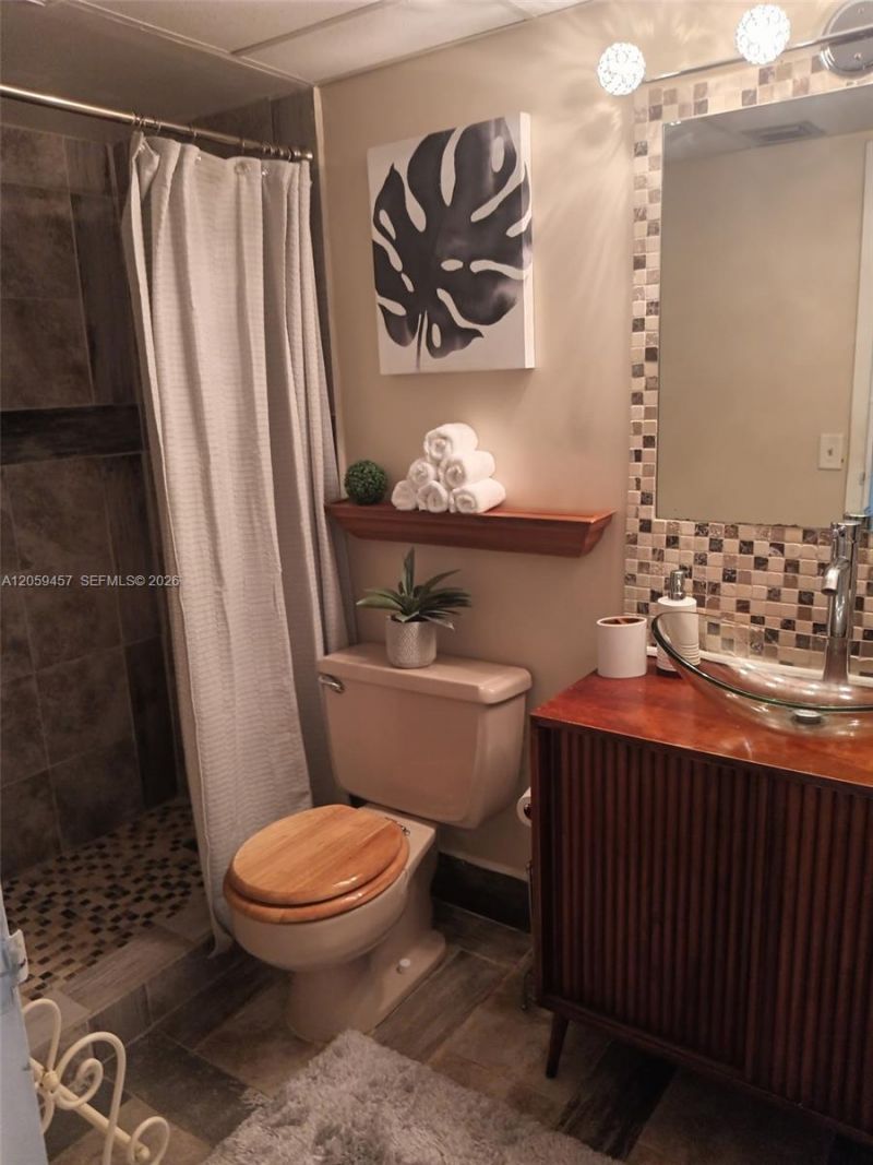 2821 Somerset Dr, Unit 312, Lauderdale Lakes, FL 33311 Photo