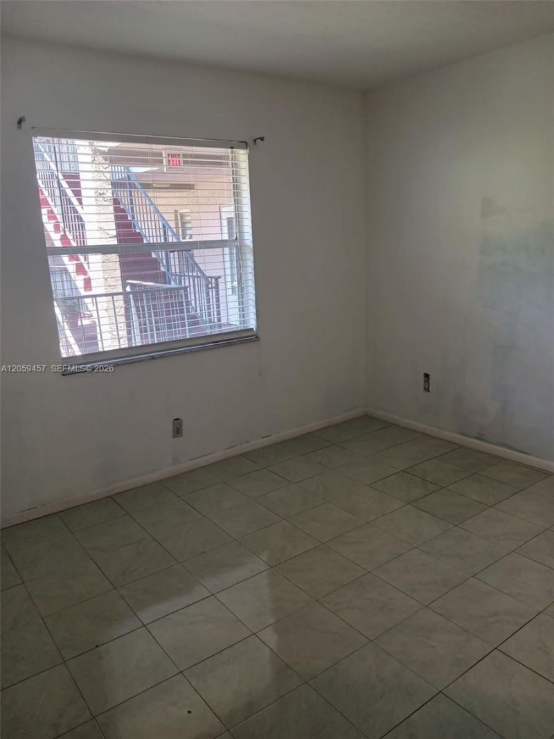 2821 Somerset Dr, Unit 312, Lauderdale Lakes, FL 33311 Photo