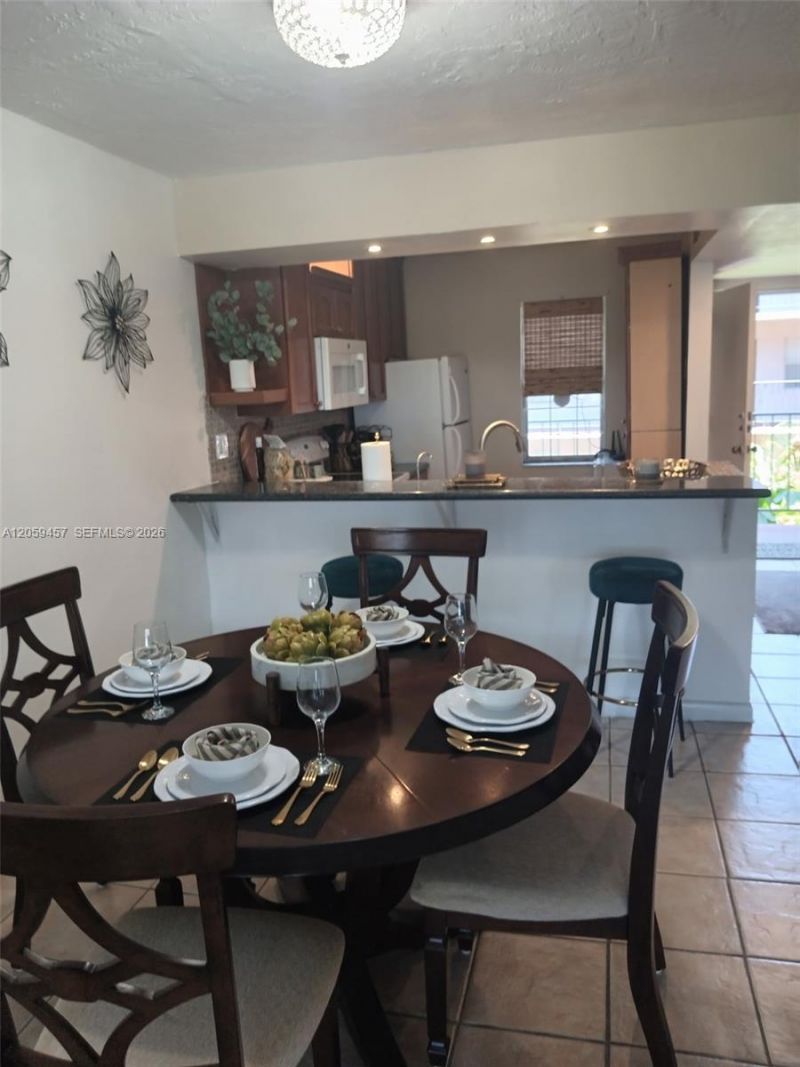 2821 Somerset Dr, Unit 312, Lauderdale Lakes, FL 33311 Photo