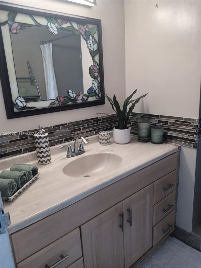 2821 Somerset Dr, Unit 312, Lauderdale Lakes, FL 33311 Photo