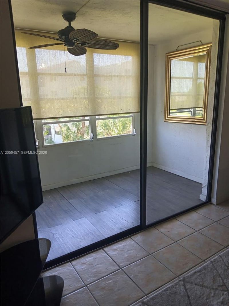 2821 Somerset Dr, Unit 312, Lauderdale Lakes, FL 33311 Photo