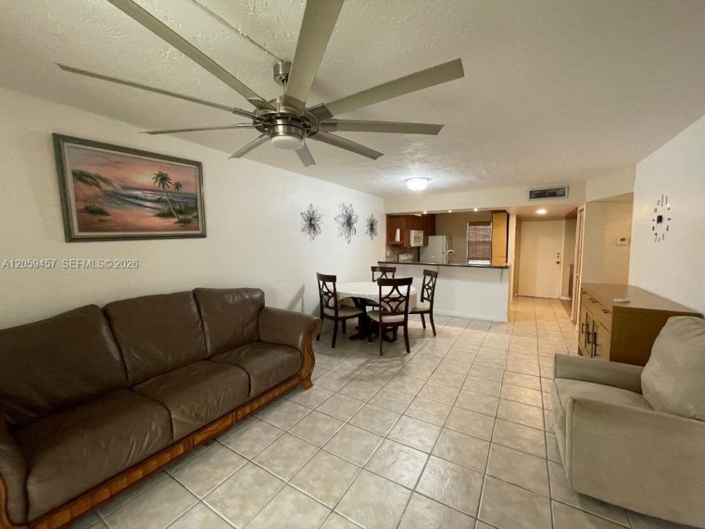 2821 Somerset Dr, Unit 312, Lauderdale Lakes, FL 33311 Photo