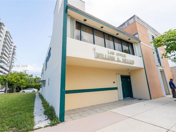 2200 Hollywood Blvd , Hollywood, FL 33020