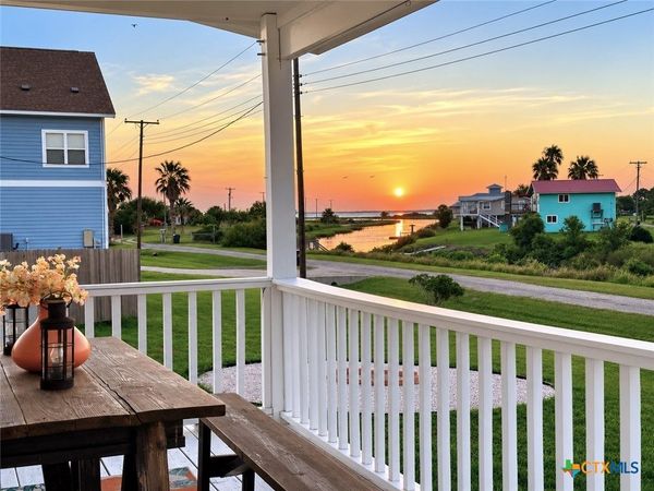 52 Anchor Lane , Seadrift, TX 77983