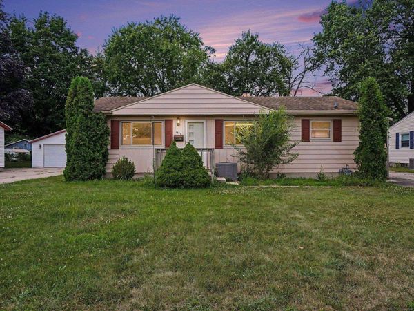 1517 Crestwood Boulevard, South Bend, IN 46635