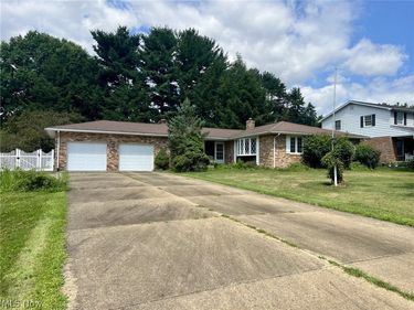 5721 Wiclif Street NE, Canton, OH 44721