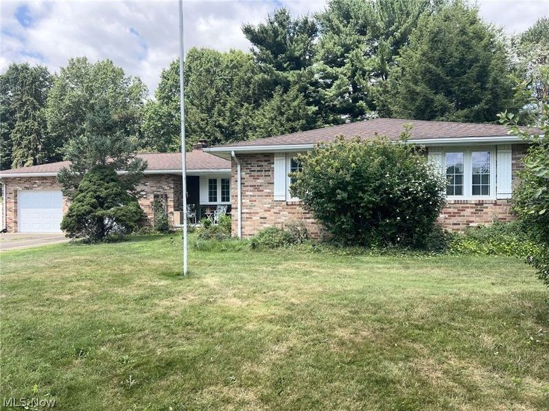 5721 Wiclif Street NE, Canton, OH 44721 Photo 2