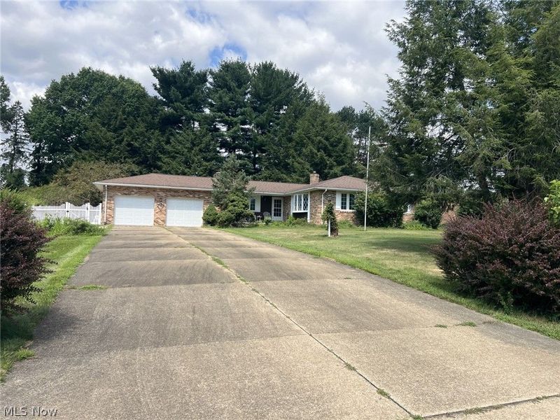 5721 Wiclif Street NE, Canton, OH 44721 Photo 3