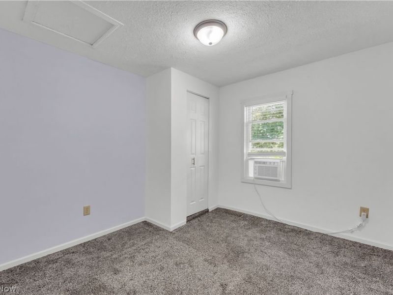 265 Main Street SE, Brewster, OH 44613 Photo 18
