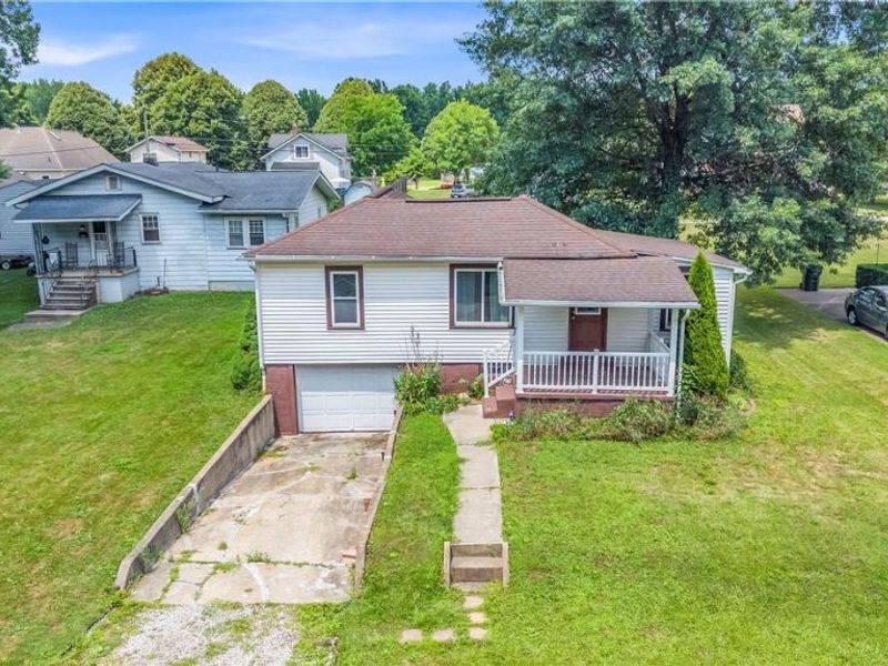 265 Main Street SE, Brewster, OH 44613 Photo 4