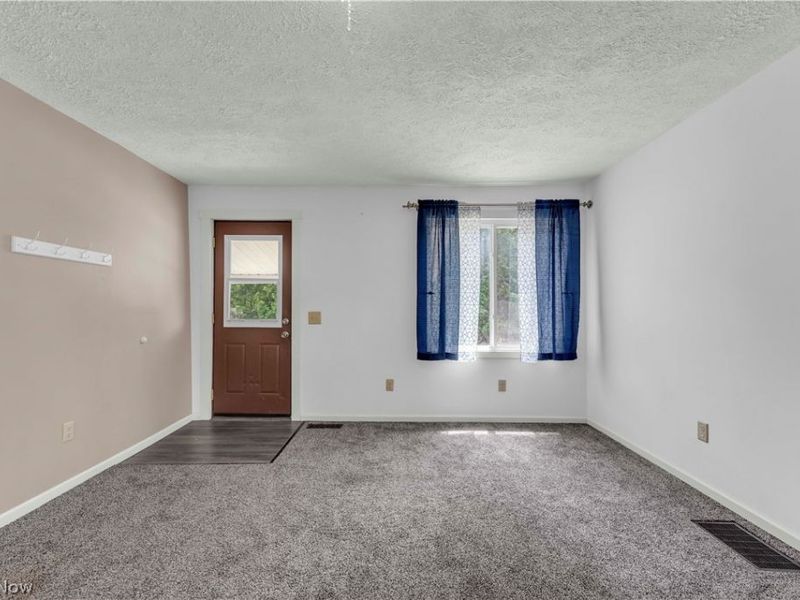 265 Main Street SE, Brewster, OH 44613 Photo 6