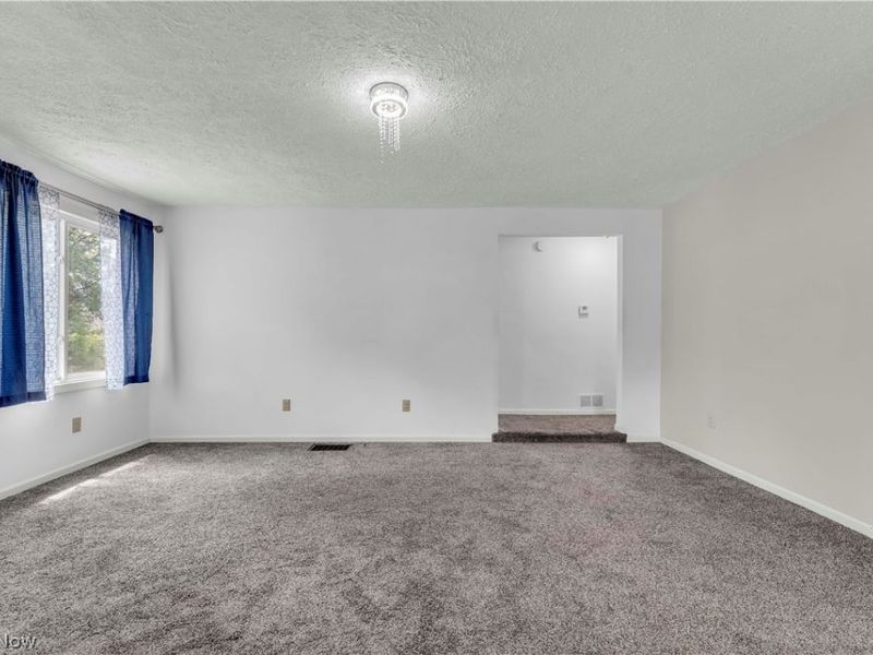 265 Main Street SE, Brewster, OH 44613 Photo 8