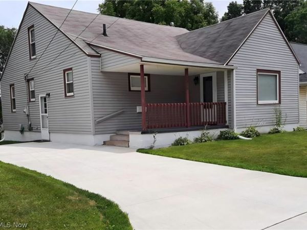 1810 Saint Elmo Avenue NE, Canton, OH 44705
