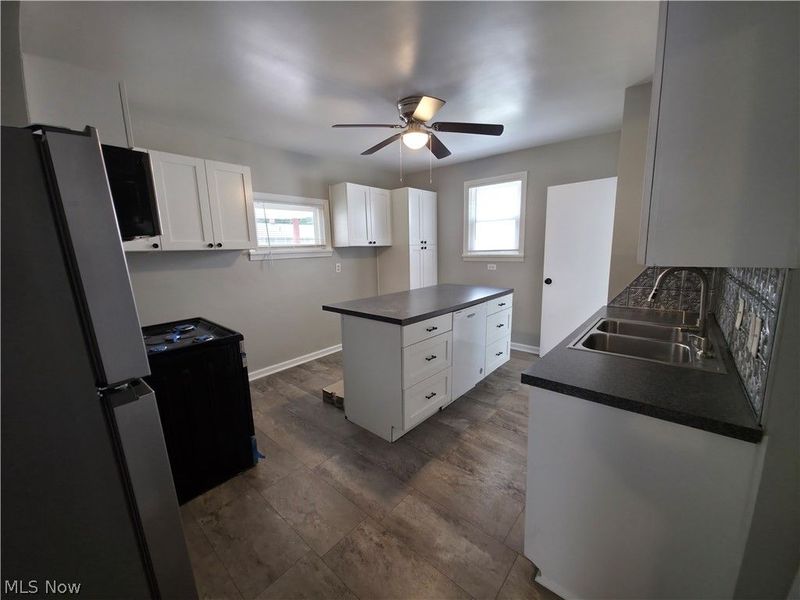 1810 Saint Elmo Avenue NE, Canton, OH 44705 Photo 6