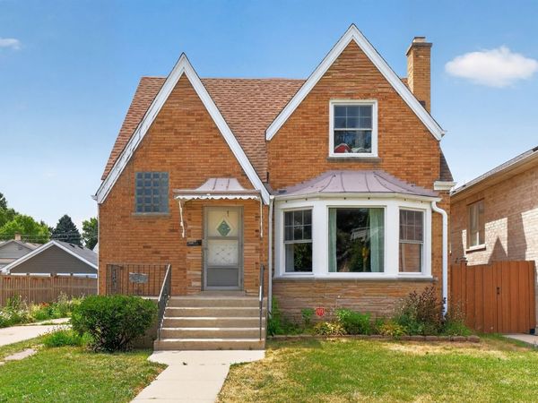 2642 N Nordica Avenue , Chicago, IL 60707