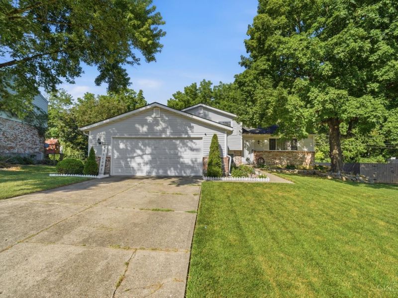 5651 Crestview Drive, Fairfield, OH 45014 Photo 1