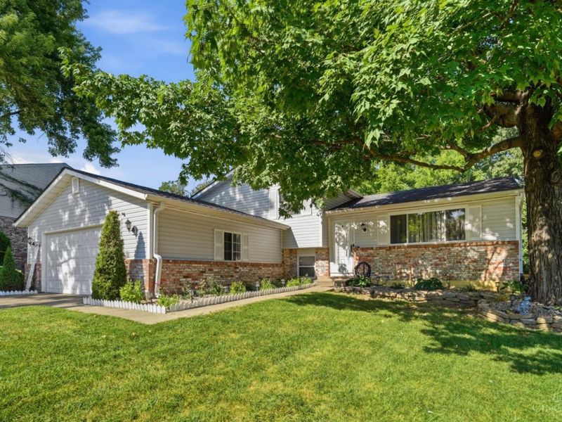 5651 Crestview Drive, Fairfield, OH 45014 Photo 2