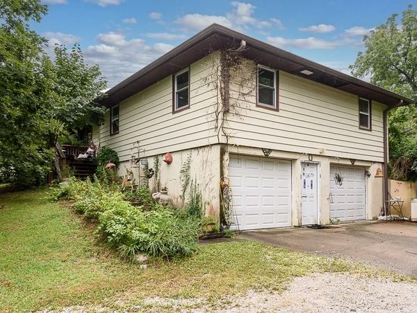 1131 Sherman Avenue, Leavenworth, KS 66048