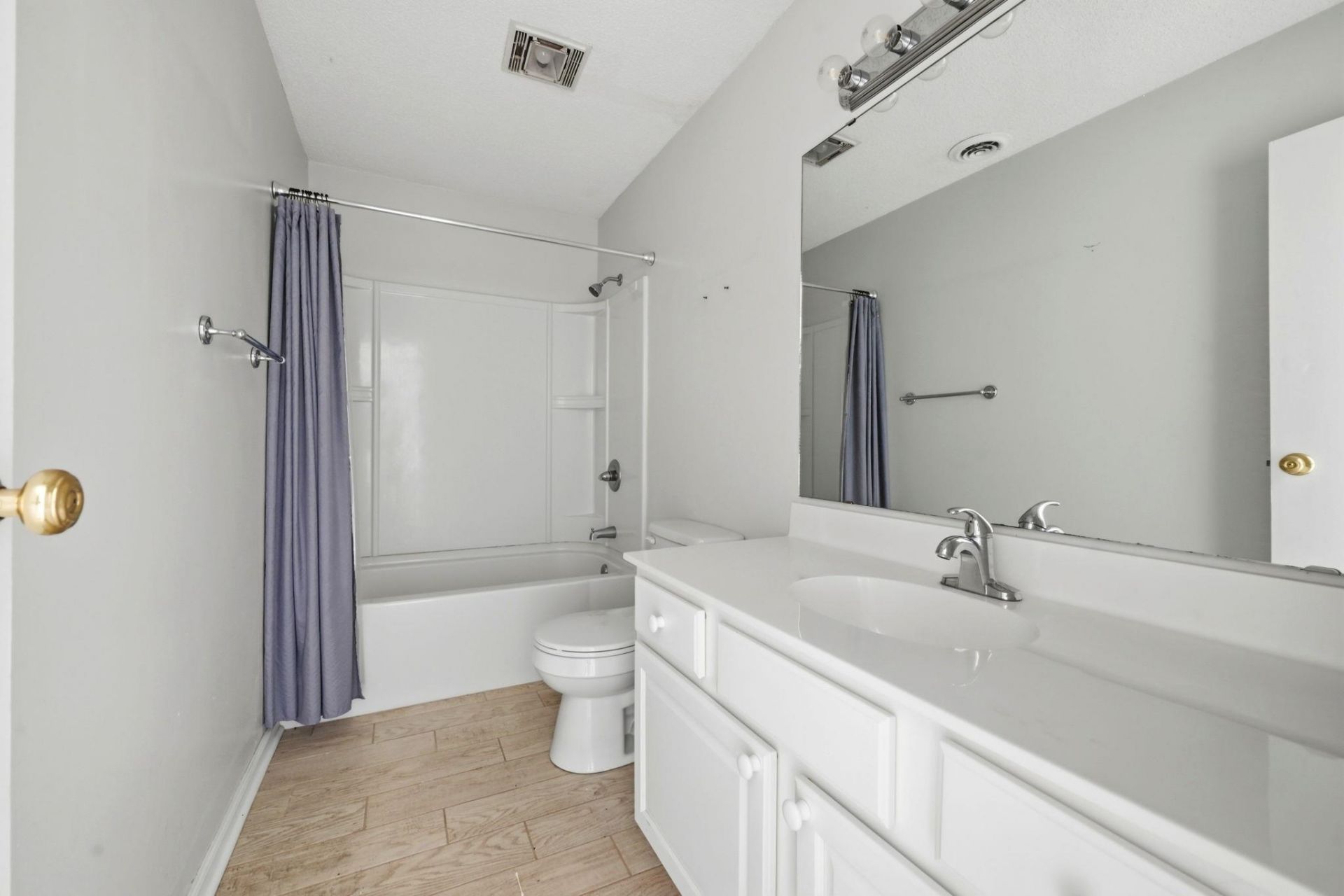 1850 Colony Dr.  Photo 13