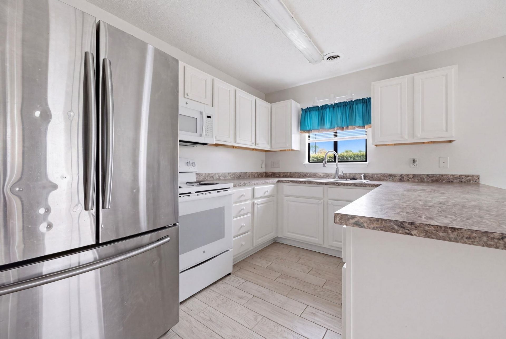 1850 Colony Dr.  Photo 18