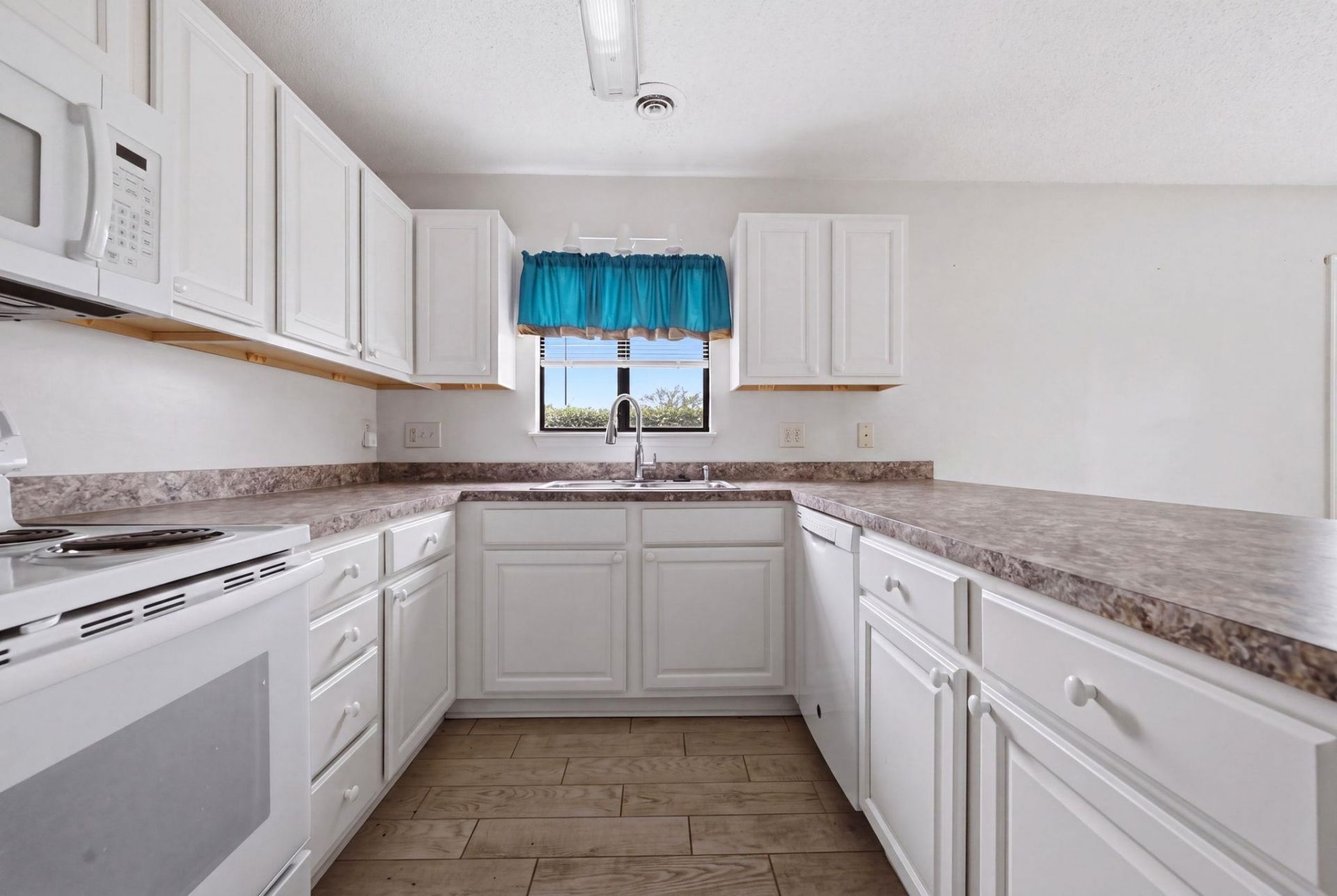 1850 Colony Dr.  Photo 22