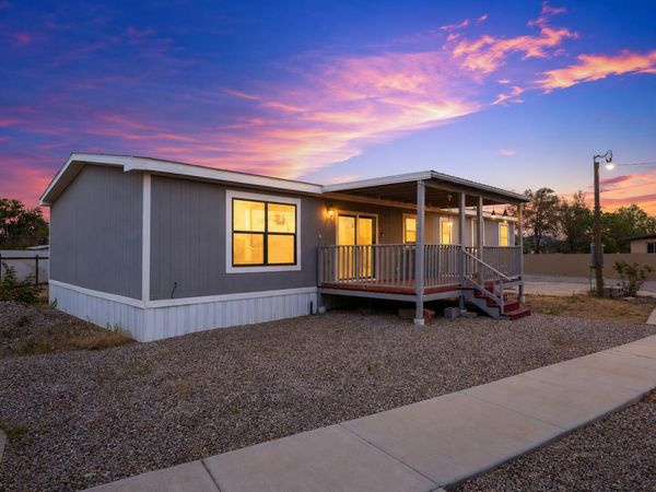 5220 Cerritos Avenue , Los Lunas, NM 87031