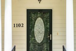 1102 S Main Street photo 4