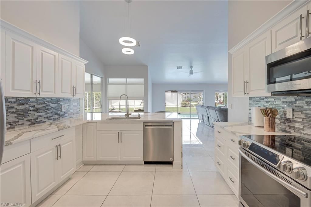 6630 Middlesex Pl, Naples, FL 34104 Photo