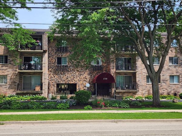 1730 W Green Tree ROAD, Unit 305, Milwaukee, WI 53209