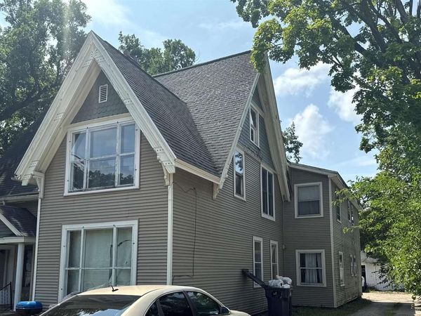 317 N WASHINGTON STREET, Waupaca, WI 54981