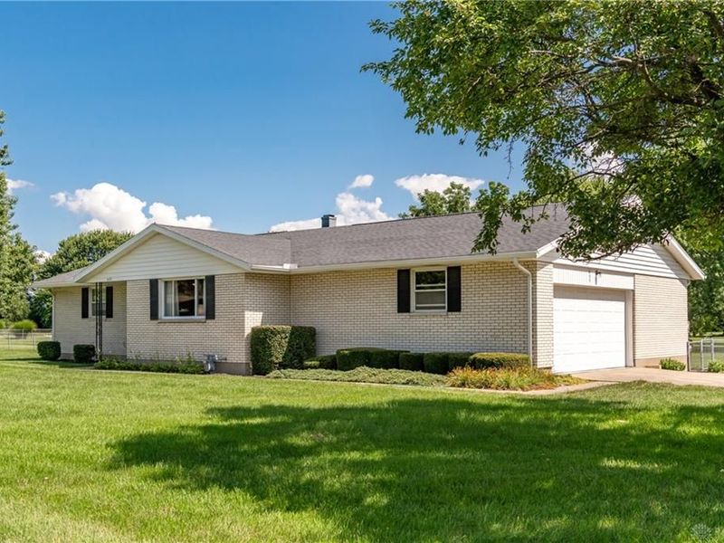 433 Kent Road, Tipp City, OH 45371 Photo 2