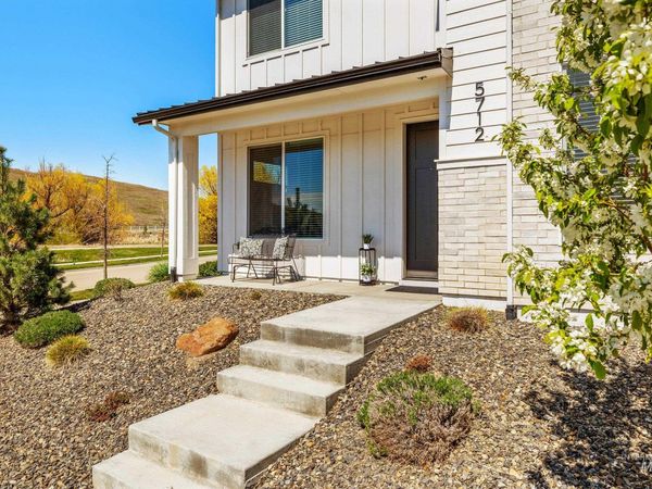 5712 W Elk Trail St, Eagle, ID 83714
