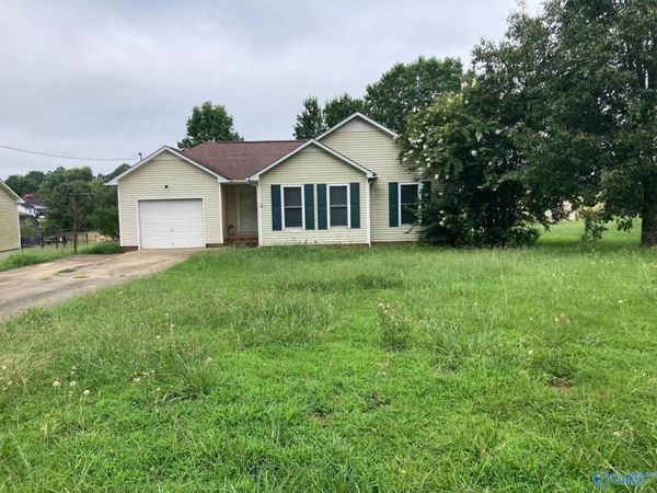 16083 Log Cabin Road, Athens, AL 35611