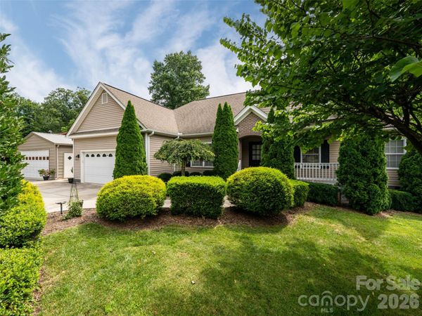 125 Craggy Street , Black Mountain, NC 28711